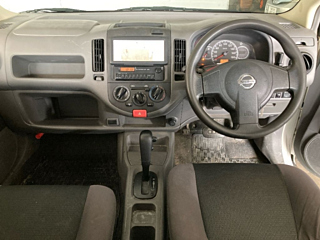NISSAN AD 2009