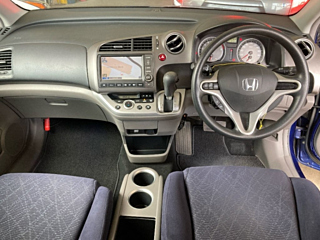 HONDA STREAM 2011