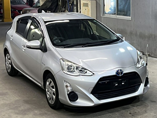 TOYOTA AQUA 2015