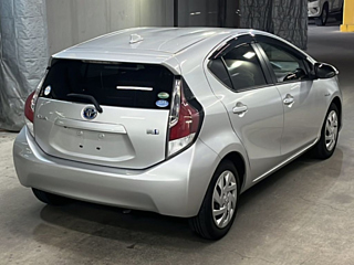 TOYOTA AQUA 2015
