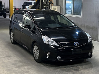 TOYOTA PRIUS ALPHA 2014