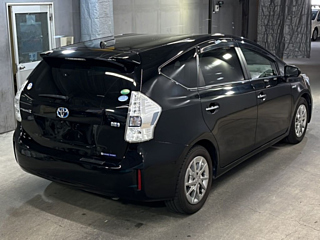 TOYOTA PRIUS ALPHA 2014