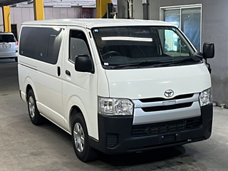TOYOTA HIACE VAN 2020