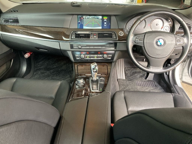 BMW 5 SERIES 2010