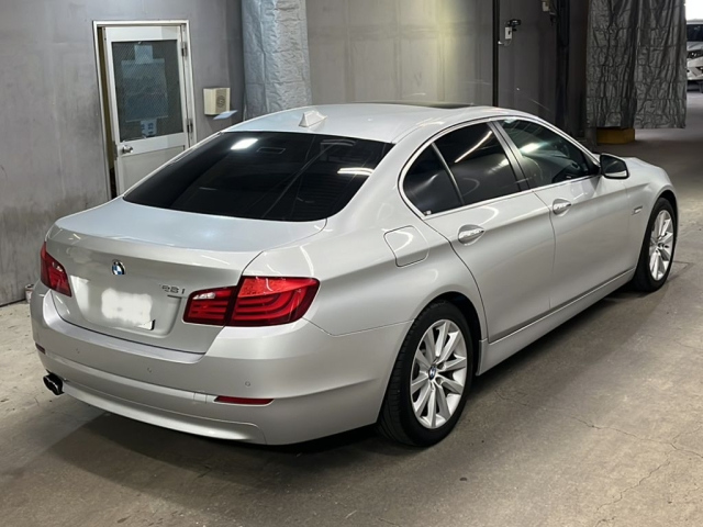 BMW 5 SERIES 2010