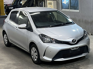 TOYOTA VITZ 2016