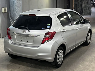 TOYOTA VITZ 2016