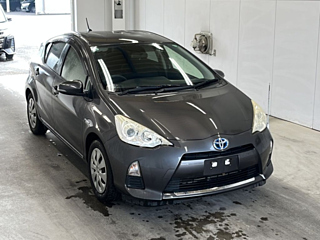 TOYOTA AQUA 2013