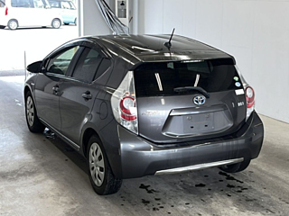 TOYOTA AQUA 2013