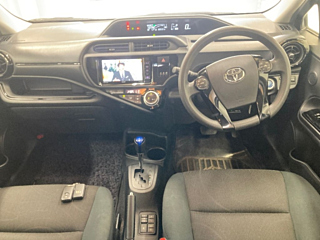 TOYOTA AQUA 2016