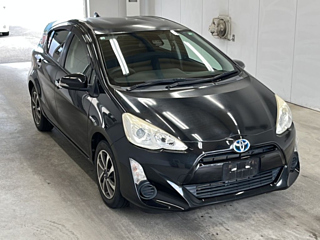 TOYOTA AQUA 2016