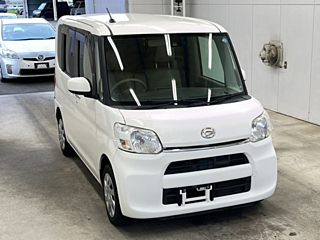 DAIHATSU TANTO 2015