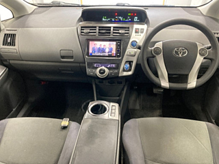 TOYOTA PRIUS ALPHA 2013
