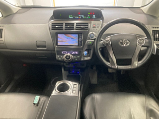 TOYOTA PRIUS ALPHA 2014