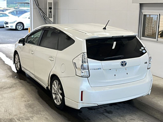 TOYOTA PRIUS ALPHA 2012