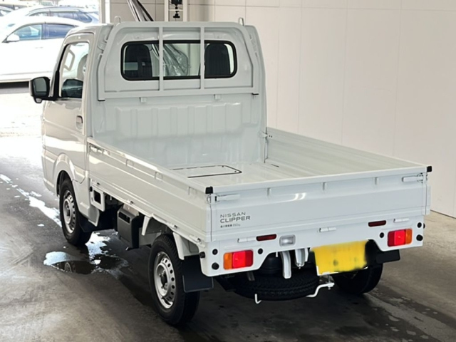 NISSAN CLIPPER TRUCK 2024