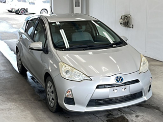 TOYOTA AQUA 2012