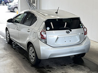 TOYOTA AQUA 2012