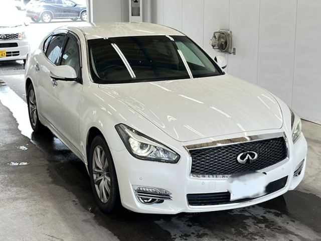 NISSAN FUGA 2017