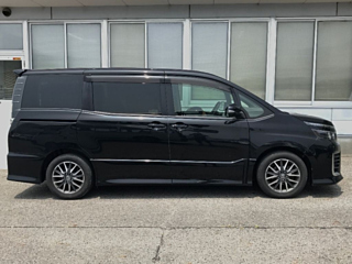 TOYOTA VOXY 2014