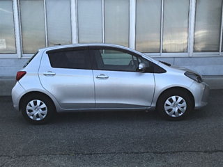 TOYOTA VITZ 2016