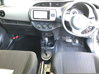 TOYOTA VITZ 2016