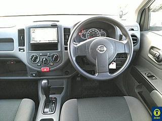 NISSAN AD 2011
