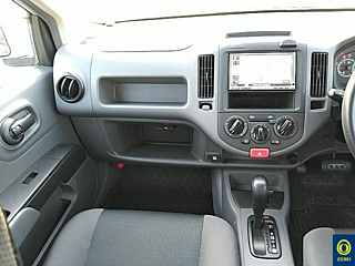 NISSAN AD 2011