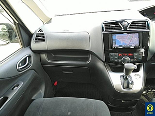 NISSAN SERENA 2015