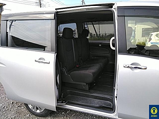 NISSAN SERENA 2015