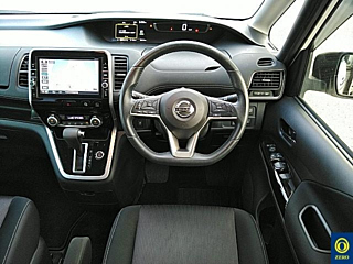 NISSAN SERENA 2017