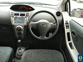 TOYOTA VITZ 2010