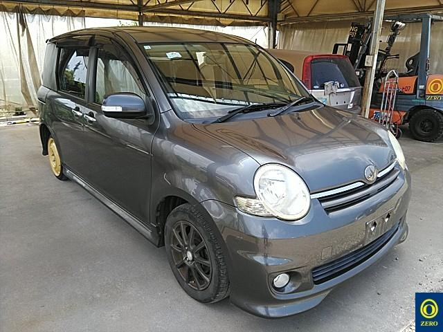 TOYOTA SIENTA 2010