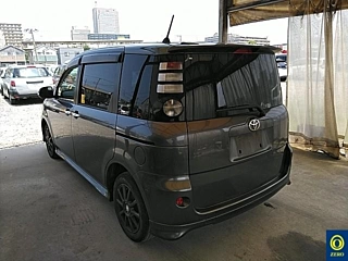 TOYOTA SIENTA 2010