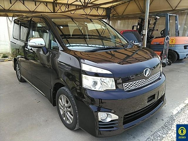 TOYOTA VOXY 2012