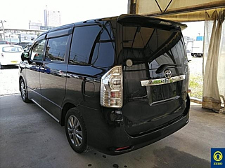 TOYOTA VOXY 2012