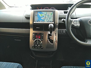 TOYOTA VOXY 2012