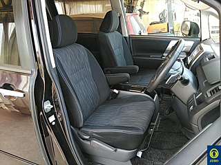 TOYOTA VOXY 2012