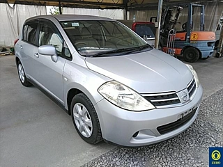 NISSAN TIIDA 2012