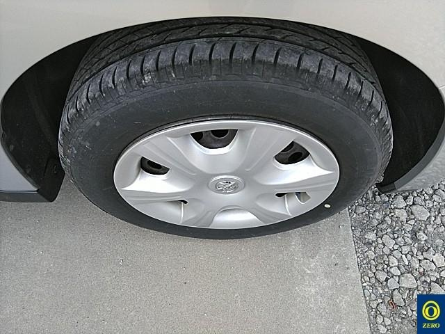 NISSAN TIIDA 2012
