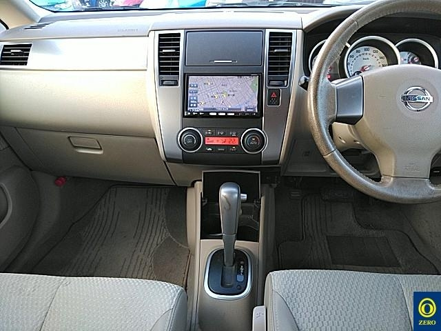 NISSAN TIIDA 2012