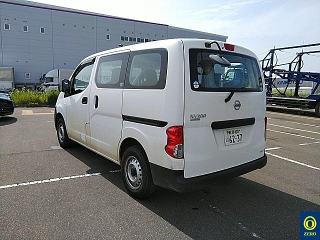 NISSAN NV200 2017