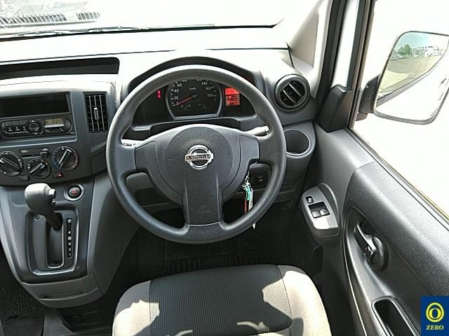 NISSAN NV200 2017