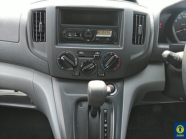 NISSAN NV200 2017