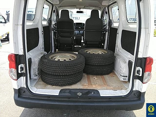 NISSAN NV200 2017