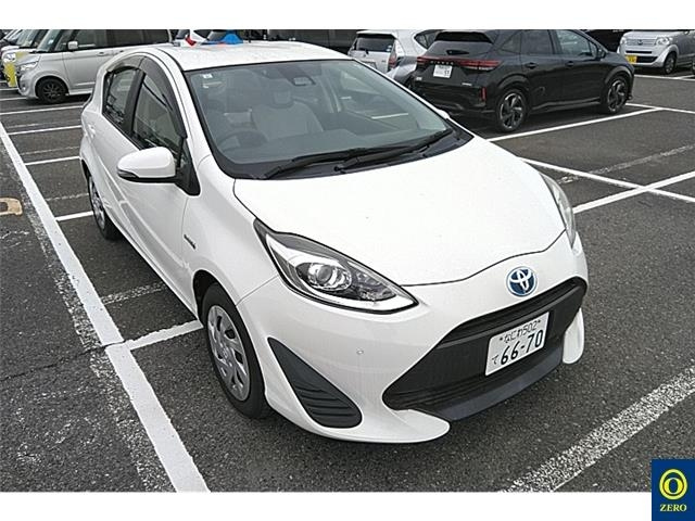 TOYOTA AQUA 2019