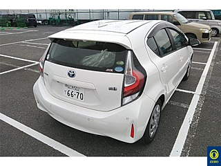 TOYOTA AQUA 2019