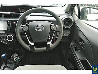 TOYOTA AQUA 2019