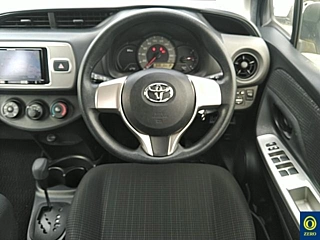 TOYOTA VITZ 2016