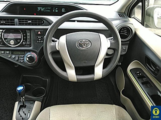 TOYOTA AQUA 2014